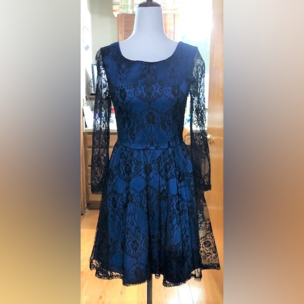 Awake Couture Short Lace Cocktail Dress